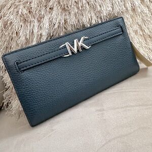 NWT Michael Kors Reed Lg Wallet